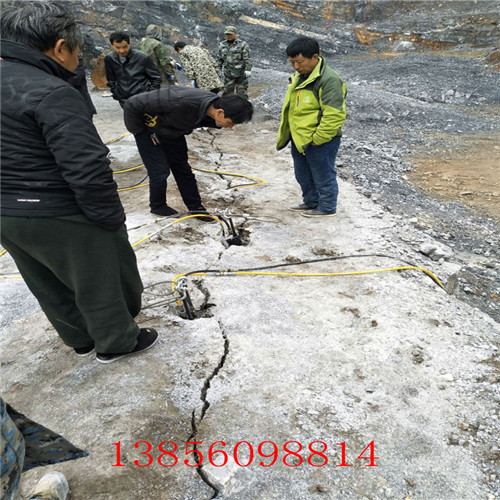 挖地基全是石頭炮錘打不動用什么機器巖石分裂機價格