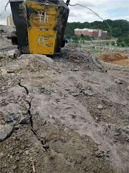 地基分开坚硬石头大型破石机比膨胀剂产量高