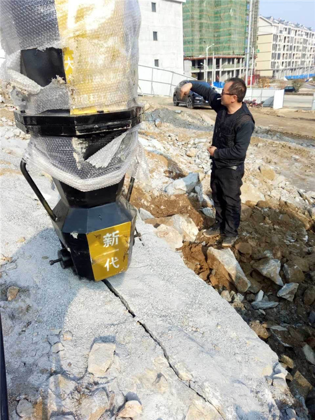 自贡矿下防爆拆石头机器成本多少钱