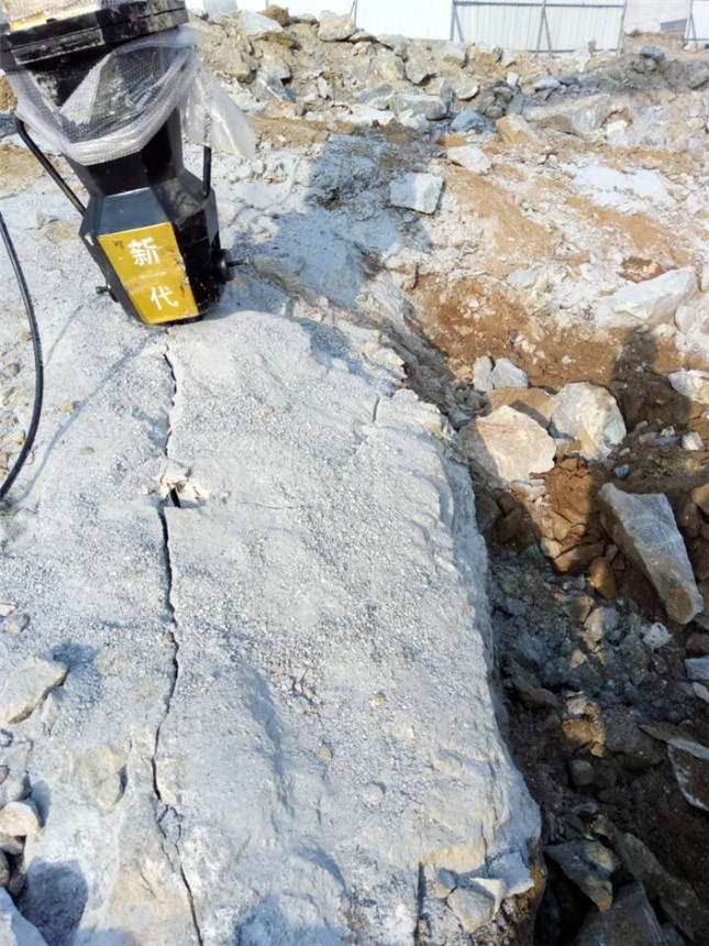 锡林郭勒盟采石场怎样开采大块石头劈裂器