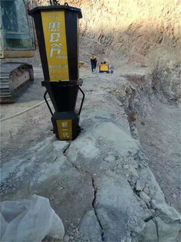 山东聊城青石采石场开挖石头机器每方每吨成本多少