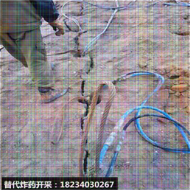 房建靜爆劈裂機(jī)