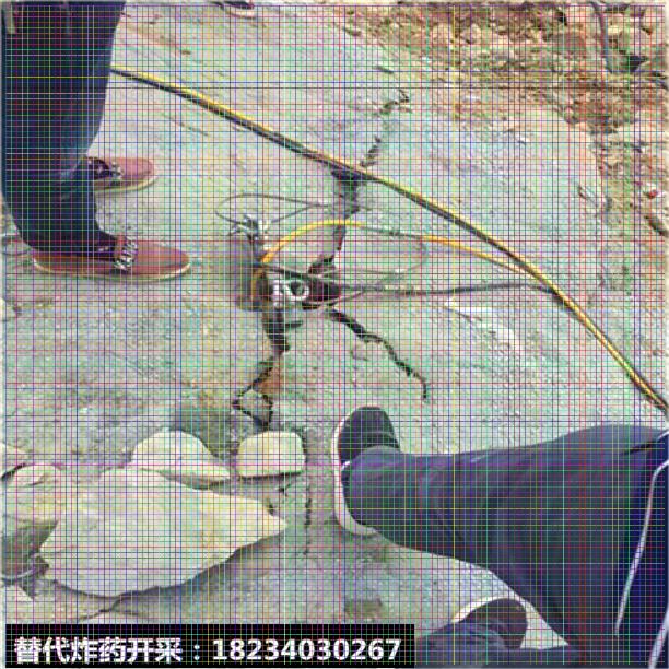 基礎(chǔ)靜爆劈石頭用什么清除裂石劈裂器