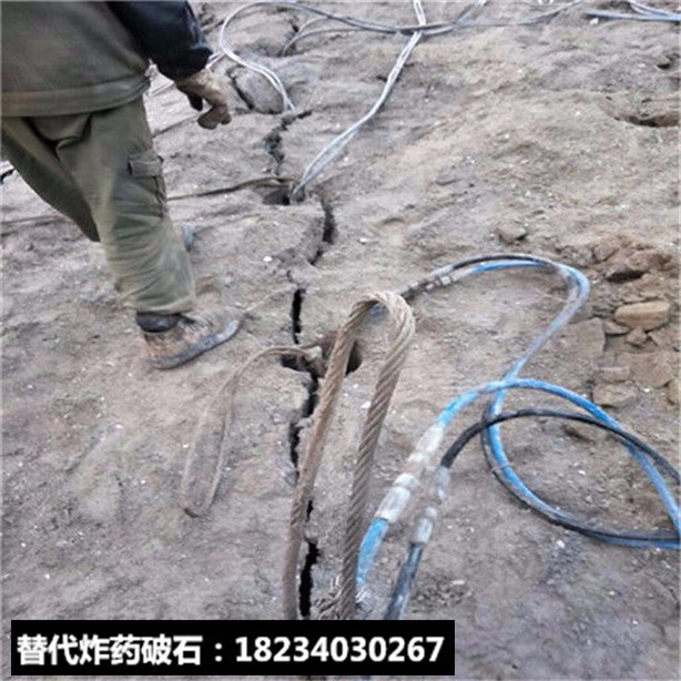 破碎錘打不動(dòng)破裂硬石頭破石頭機(jī)器