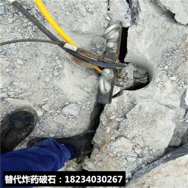 代替氣爆致裂巖石劈裂機
