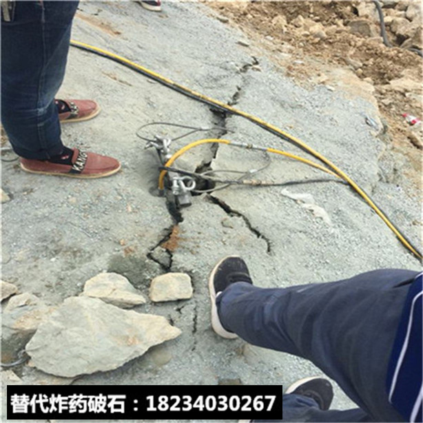 邊坡脹裂堅(jiān)硬巖石用什么設(shè)備