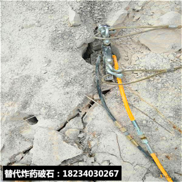 不用人工石頭開采分裂棒