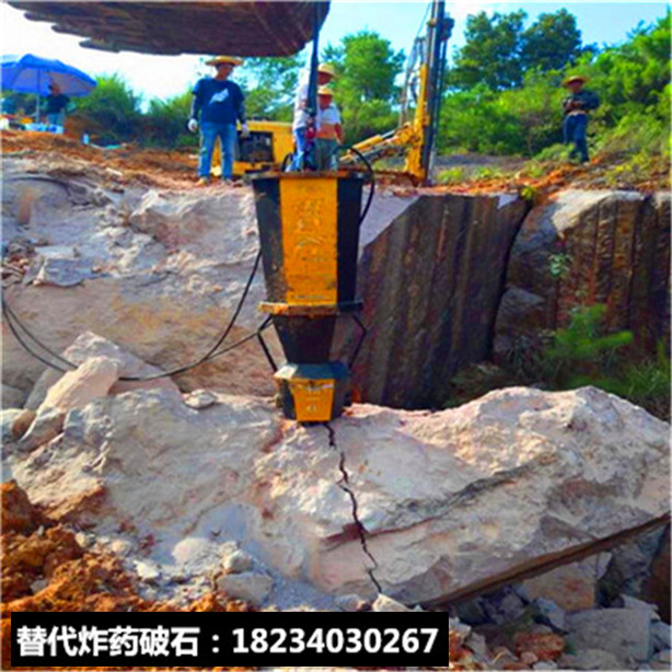 邊坡巖石分解怎么拆除硬石頭