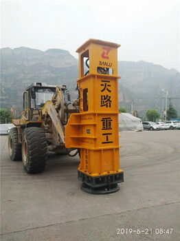 堤壩護(hù)坡夯實(shí)機(jī)-廣西隆安夯實(shí)機(jī)租賃大流量補(bǔ)油