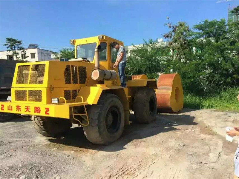 冲击压路机公路扩建压实-荔城区冲击压路机租赁