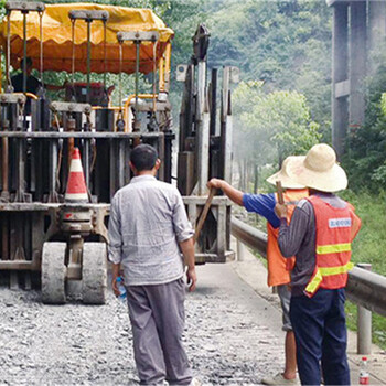 资讯-破水泥路面破碎机工地机械大庆肇源