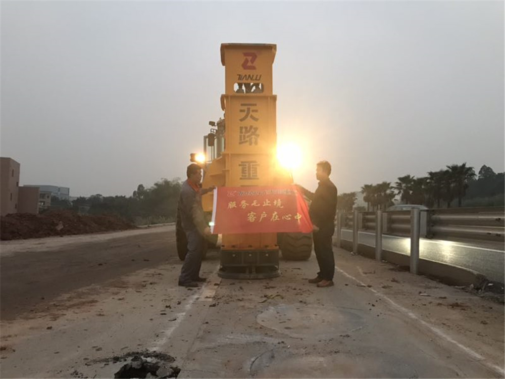 生產(chǎn)-安徽蚌埠淮上區(qū)高速液壓夯實(shí)機(jī)現(xiàn)貨供應(yīng)