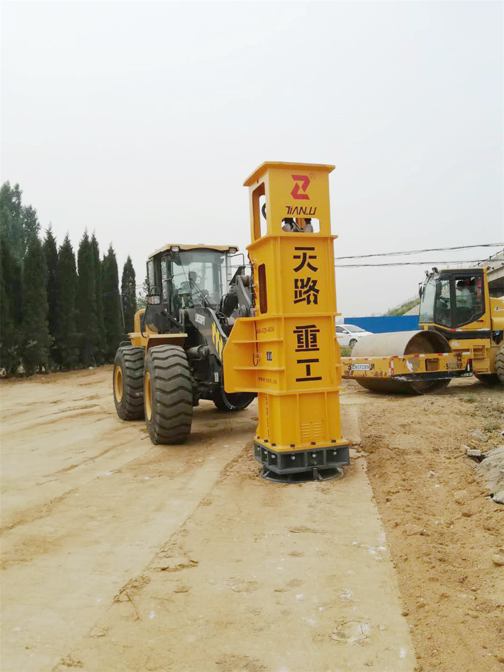 租賃-廣東中山黃圃高速液壓夯實(shí)機(jī)機(jī)械參數(shù)