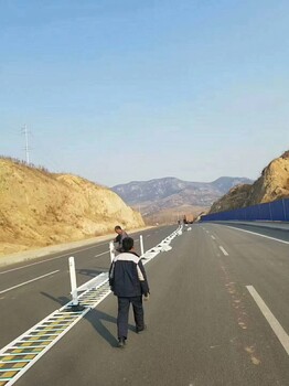 北京道路護(hù)欄道路護(hù)欄規(guī)格道路護(hù)欄價格
