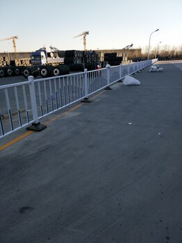 道路护栏厂家价格供北京顺义小区护栏