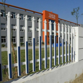草坪圍欄廠家供PVC社區(qū)護欄草坪護欄價格