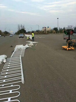 草坪护栏厂家供北京草坪护栏昌平道路护栏价格