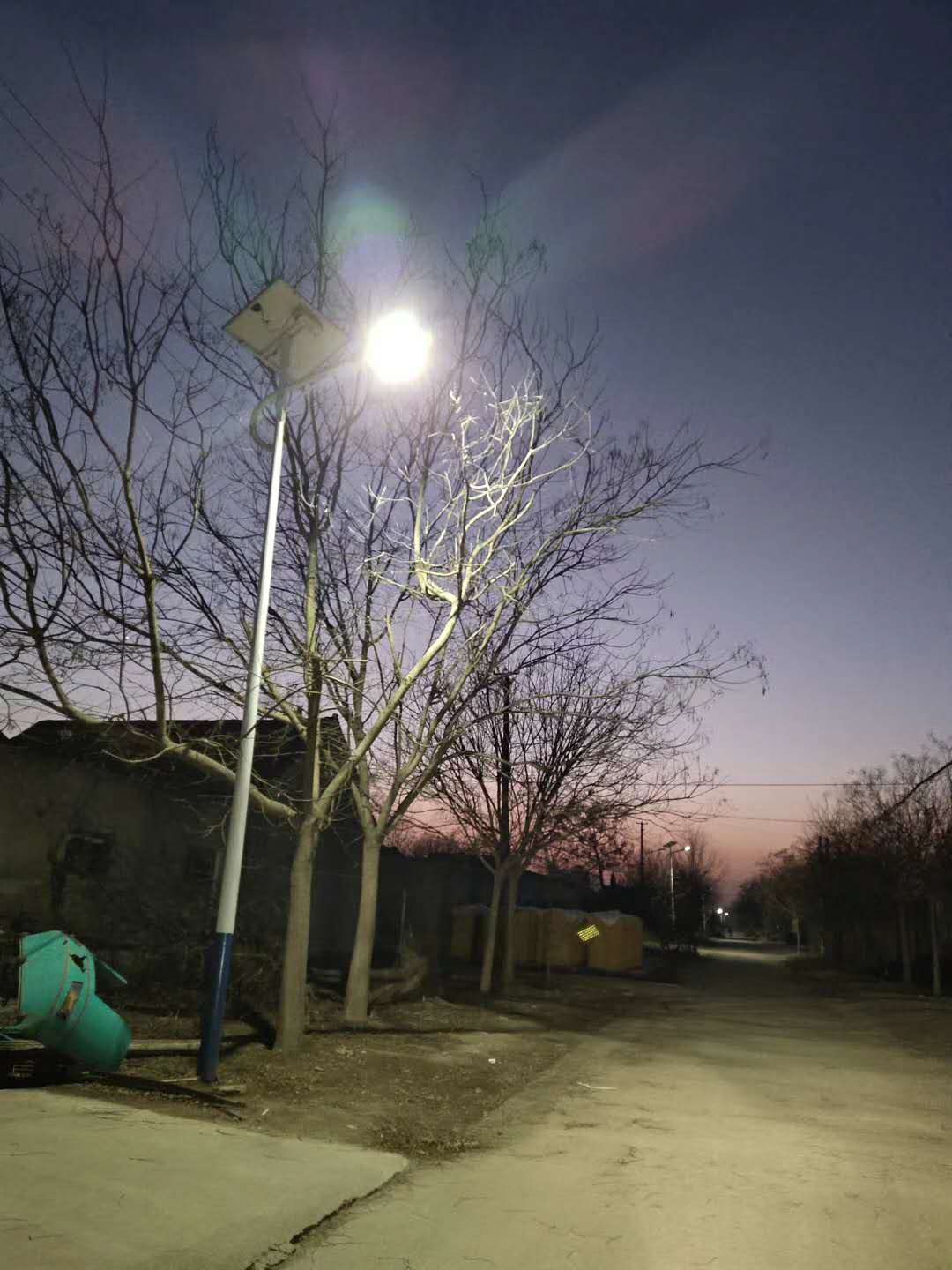 LED太陽(yáng)能路燈