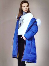 杭州知名品牌伊袖秋冬女装尾货库存服装折扣批发市场图片