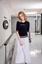衣之博天丝毛衣针织衫广州品牌女装货源折扣女装批发图片