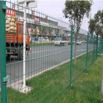 朋英廠家供應公路護欄網浸塑低碳鋼絲公路護欄網加工