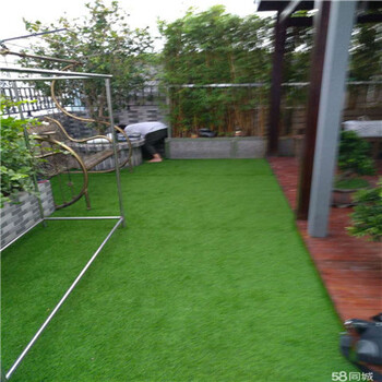 屋顶绿化人造草坪打造舒适家——四川自贡运动场地施工