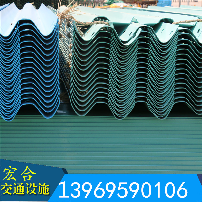 黑龙江护栏板厂家联系，高速护栏板，宏合护栏板