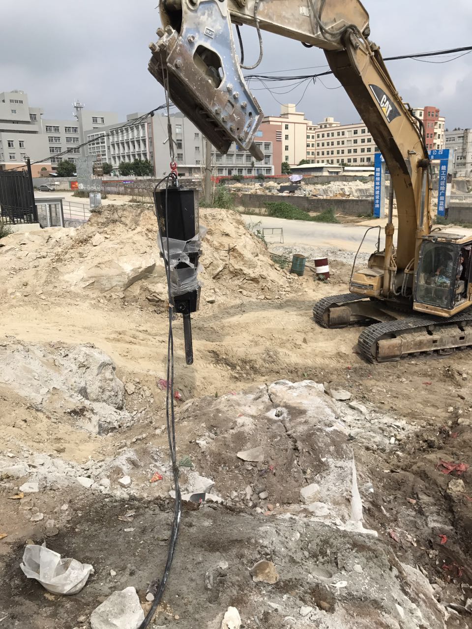 挖掘机液压劈裂机安徽亳州