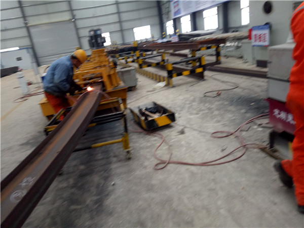 地铁支护工字钢卷弯机陕西贵州200×204H型钢弯拱机