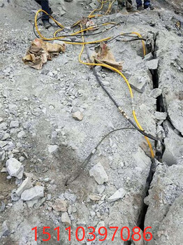 山西晋城矿山静态爆破分裂开山机打裂石头设备厂家批发
