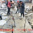 西藏林芝露天碎石场开采破石头设备开山机特点介绍图片