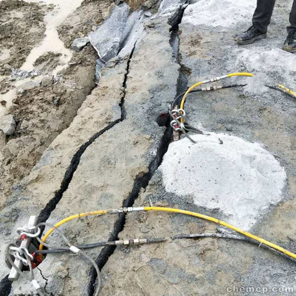 河池基坑清理液壓破石機使用效果