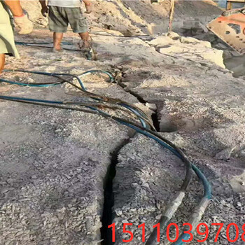 塔城石場大量采石設(shè)備使用效果