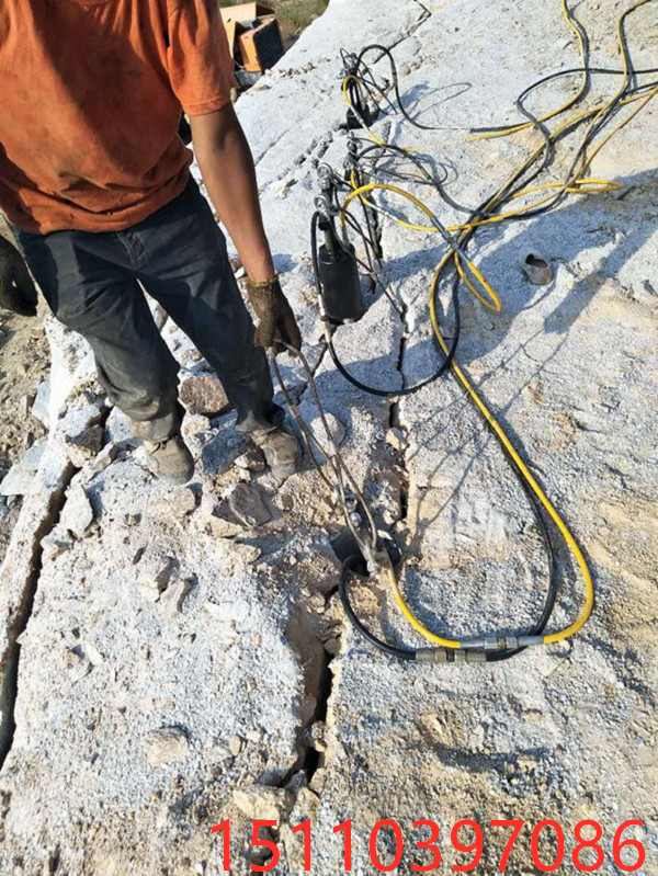 花岗岩开采岩石液压劈裂机黑龙江安徽怎么使用