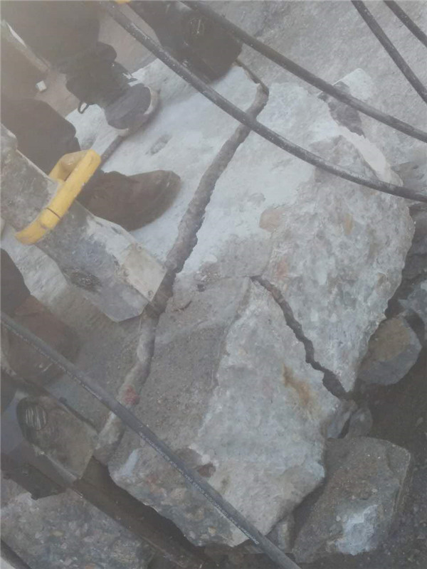 福建泉州大型岩石液压劈裂机