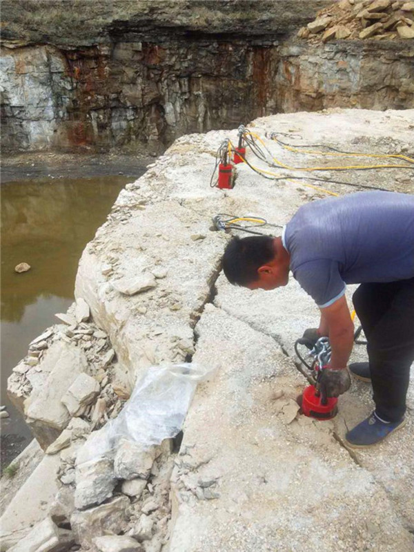 矿山开采石头胀石器湖北神农架多少钱能施工