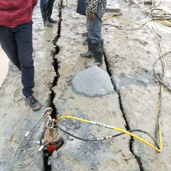 基坑开挖静态破石机山西河津大型开山设备