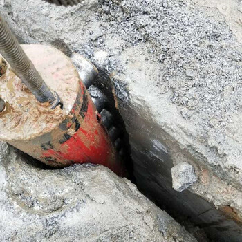 土石工程代替放炮破碎分裂硬石头机器西藏阿里