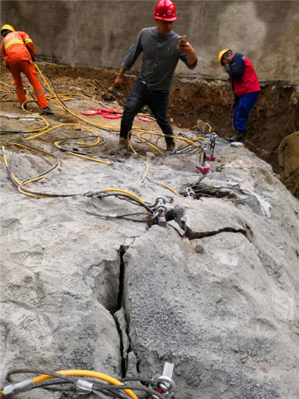 井桩基坑开挖分裂棒新疆石河子