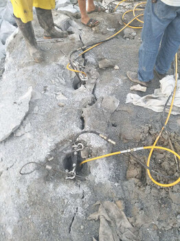 矿山施工设备分裂岩石设备新疆五家渠