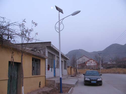 濟南哪里有批發(fā)賣太陽能路燈，濟南哪家太陽能路燈質(zhì)量好