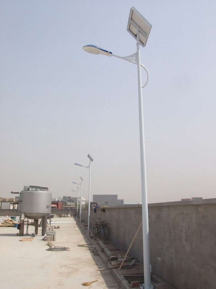 新疆8米太阳能路灯价格