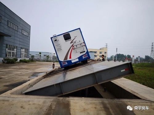 湖南省依维柯C型房车厂家价格欢迎来电