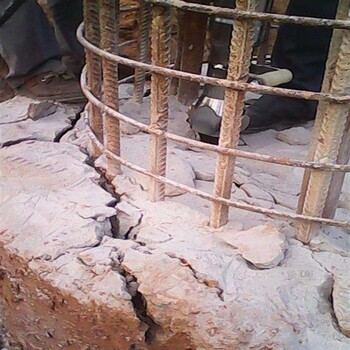 工程拆迁混凝土岩石石块劈裂机昌吉回族自治州