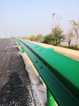 九江修水县波形护栏板安装公路护栏