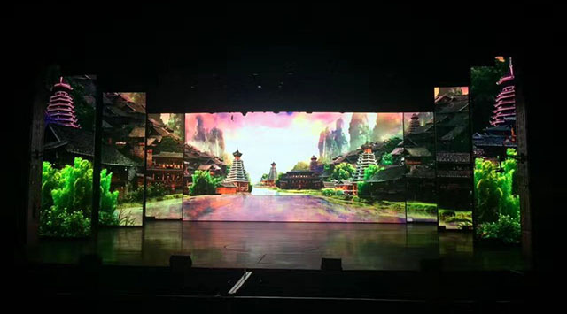 魅力湘西大剧院LED显示屏项目，采用了点间距更小的P4户内全彩
