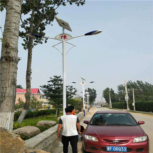 照明科技：唐山太阳能路灯造型