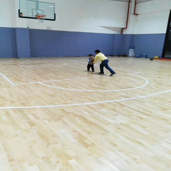 广东佛山健康绿色胶地板_抗压胶地板_篮球场运动PVC胶地板