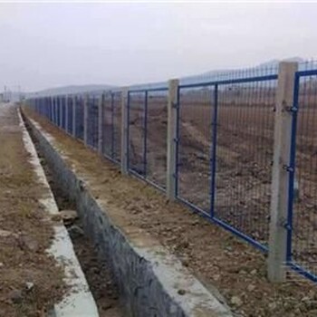 浸塑鐵路防護柵欄數(shù)量