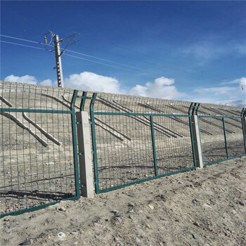供应百色金属栅栏、铁路护栏网、公路防护栅栏、机场围网栅栏